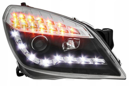Fényszórók Opel Astra H fekete Daylight LE