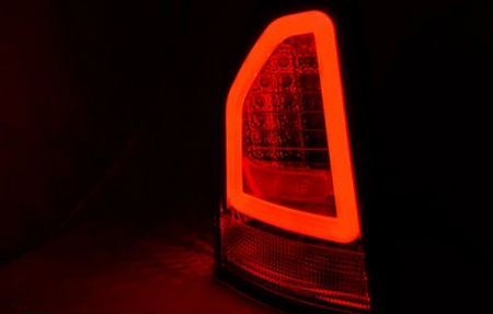 CHRYSLER 300C 05-08 PIROS FÜST LED LÁMPÁK
