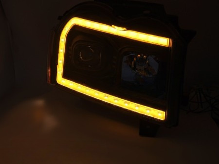 Fekete Jeep Grand Cherokee 2005-2008 csöves fényszórók Fekete