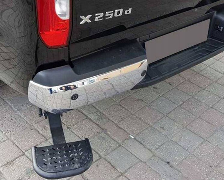 Hátsó lökhárító alatti lépcső Toyota Hilux 05-15