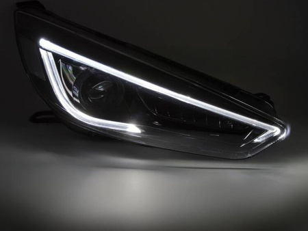 Első lámpák Ford Focus MK3 14-18 fekete LED-hez