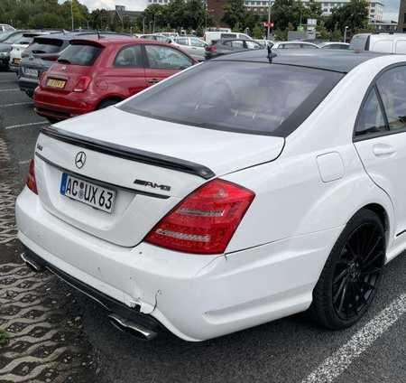 SPOILER MERCEDES W221 06-11 CSOMAGTARTÓ ABSZ FÉNYES FEKETE